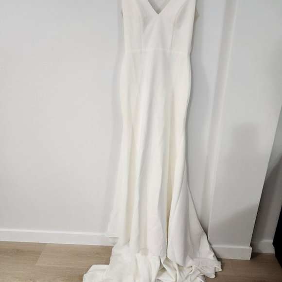 Wedding Dress: Sarah Seven Belmont Gown - Size 4 - Picture 3 of 6